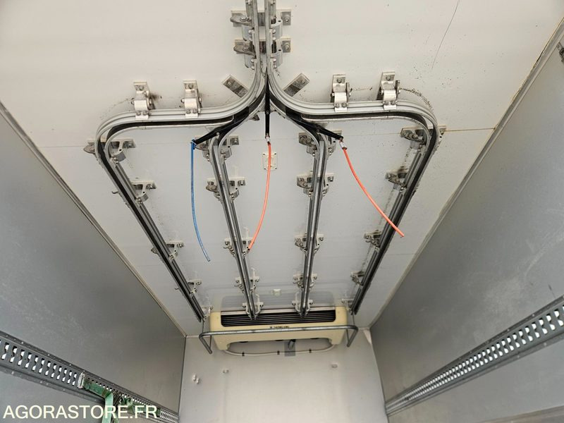 IVECO DAILY 72C21 PORTE VIANDE FRIGORIFIQUE - 2017 - 360 000KM - Kuorma-auto: kuva IVECO DAILY 72C21 PORTE VIANDE FRIGORIFIQUE - 2017 - 360 000KM - Kuorma-auto IVECO DAILY 72C21 PORTE VIANDE FRIGORIFIQUE - 2017 - 360 000KM - Kuorma-auto: kuva IVECO DAILY 72C21 PORTE VIANDE FRIGORIFIQUE - 2017 - 360 000KM - Kuorma-auto