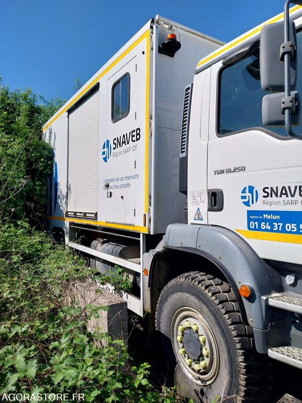 MAN TGM 4X4 18.250 Fourgon GIMAEX VASP 2011 212000Km ROULANT PRO UNIQUEMENT - Kuorma-auto: kuva  MAN TGM 4X4 18.250 Fourgon GIMAEX VASP 2011 212000Km ROULANT PRO UNIQUEMENT - Kuorma-auto MAN TGM 4X4 18.250 Fourgon GIMAEX VASP 2011 212000Km ROULANT PRO UNIQUEMENT - Kuorma-auto: kuva  MAN TGM 4X4 18.250 Fourgon GIMAEX VASP 2011 212000Km ROULANT PRO UNIQUEMENT - Kuorma-auto