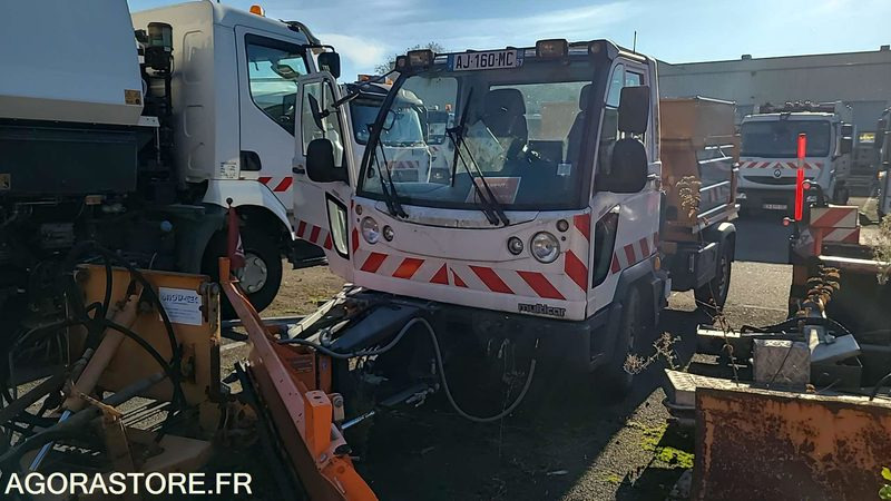 Multicar - Fumoir 4x4 EQUIPE VH - 2009 - AJ160MC- PRO449-PRO249 - Kuorma-auto: kuva Multicar - Fumoir 4x4 EQUIPE VH - 2009 - AJ160MC- PRO449-PRO249 - Kuorma-auto Multicar - Fumoir 4x4 EQUIPE VH - 2009 - AJ160MC- PRO449-PRO249 - Kuorma-auto: kuva Multicar - Fumoir 4x4 EQUIPE VH - 2009 - AJ160MC- PRO449-PRO249 - Kuorma-auto