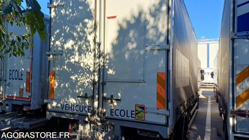 Porteur MIDLUM 290DXI - 2012 - 402501 kms (3866/CL-261-EP) - Kuorma-auto: kuva Porteur MIDLUM 290DXI - 2012 - 402501 kms (3866/CL-261-EP) - Kuorma-auto Porteur MIDLUM 290DXI - 2012 - 402501 kms (3866/CL-261-EP) - Kuorma-auto: kuva Porteur MIDLUM 290DXI - 2012 - 402501 kms (3866/CL-261-EP) - Kuorma-auto