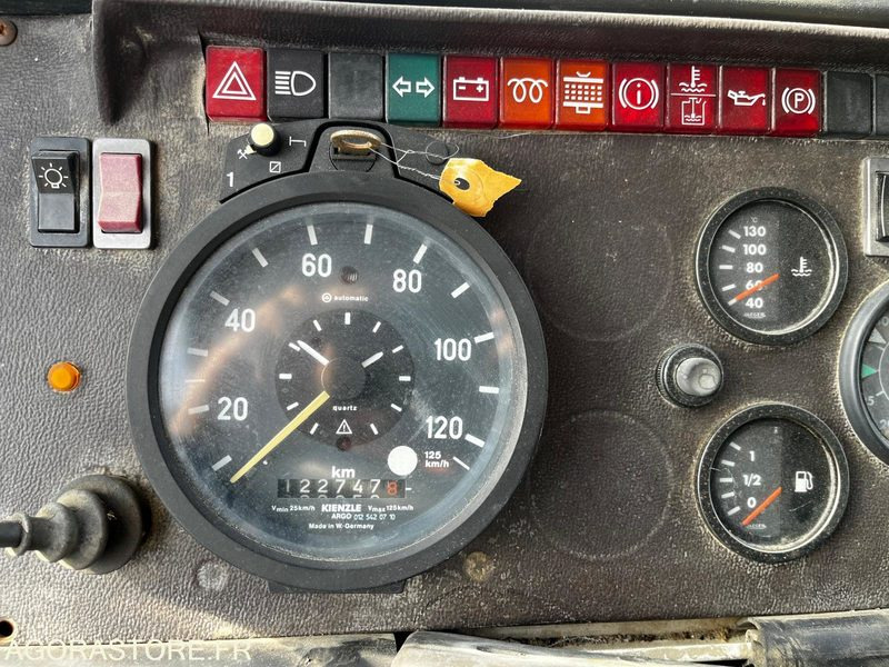 Kuorma-auto RENAULT JK 75 équipé ATELIER 1986 122747 km: kuva Kuorma-auto RENAULT JK 75 équipé ATELIER 1986 122747 km Kuorma-auto RENAULT JK 75 équipé ATELIER 1986 122747 km: kuva Kuorma-auto RENAULT JK 75 équipé ATELIER 1986 122747 km