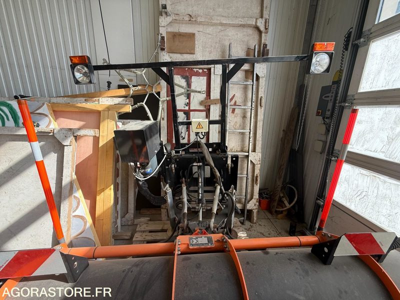 LAME A NEIGE AVEC FIXATION - Lumiaura: kuva  LAME A NEIGE AVEC FIXATION - Lumiaura LAME A NEIGE AVEC FIXATION - Lumiaura: kuva  LAME A NEIGE AVEC FIXATION - Lumiaura