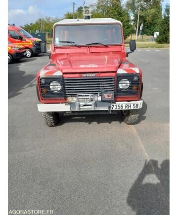 Land Rover DEFENDER - Maasturi/ Katumaasturi: kuva Land Rover DEFENDER - Maasturi/ Katumaasturi Land Rover DEFENDER - Maasturi/ Katumaasturi: kuva Land Rover DEFENDER - Maasturi/ Katumaasturi