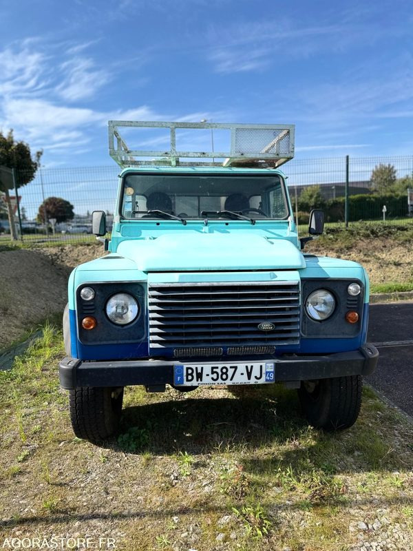 Land Rover Defender BW-587-VJ Mini Combiné Export Exclusivement - Avolava-auto: kuva Land Rover Defender BW-587-VJ Mini Combiné Export Exclusivement - Avolava-auto Land Rover Defender BW-587-VJ Mini Combiné Export Exclusivement - Avolava-auto: kuva Land Rover Defender BW-587-VJ Mini Combiné Export Exclusivement - Avolava-auto
