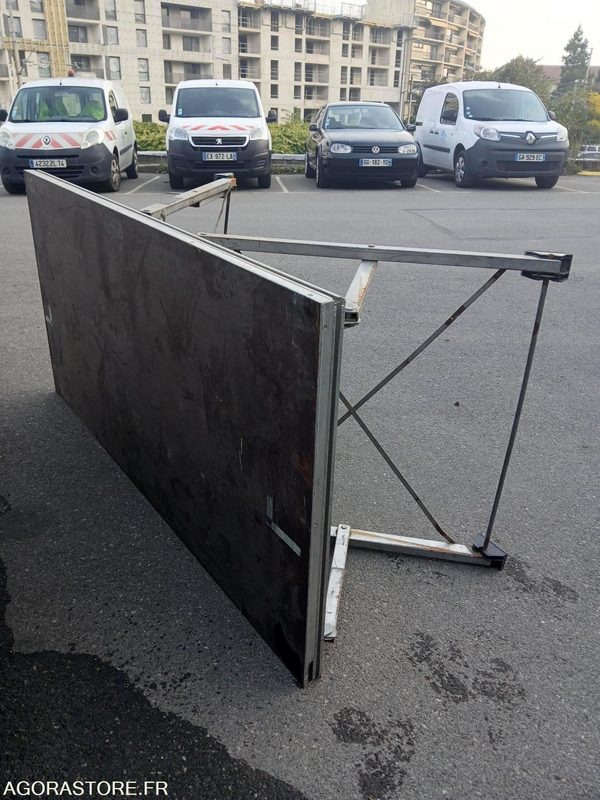Lot de matériel scénique - Työkalu/ Laitteet: kuva Lot de matériel scénique - Työkalu/ Laitteet Lot de matériel scénique - Työkalu/ Laitteet: kuva Lot de matériel scénique - Työkalu/ Laitteet