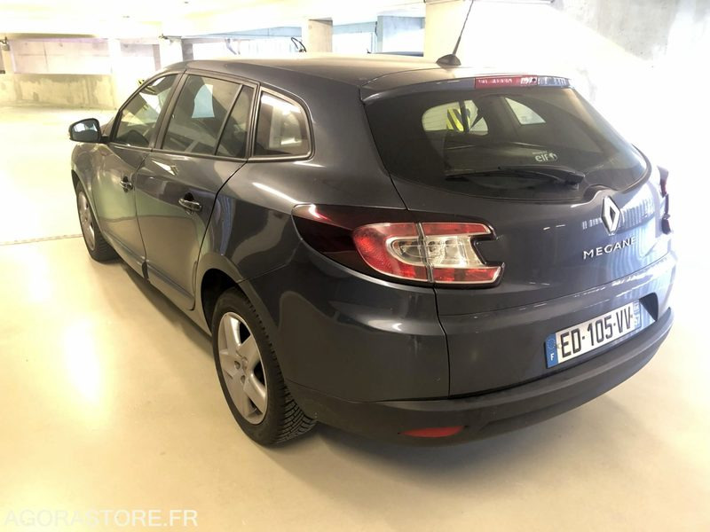 MEGANE 3 2016 ESTATE 1.2 TCE 115 ENERGY LIFE ECO2 - Essence - Boîte manuelle - Farmari: kuva MEGANE 3 2016 ESTATE 1.2 TCE 115 ENERGY LIFE ECO2 - Essence - Boîte manuelle - Farmari MEGANE 3 2016 ESTATE 1.2 TCE 115 ENERGY LIFE ECO2 - Essence - Boîte manuelle - Farmari: kuva MEGANE 3 2016 ESTATE 1.2 TCE 115 ENERGY LIFE ECO2 - Essence - Boîte manuelle - Farmari