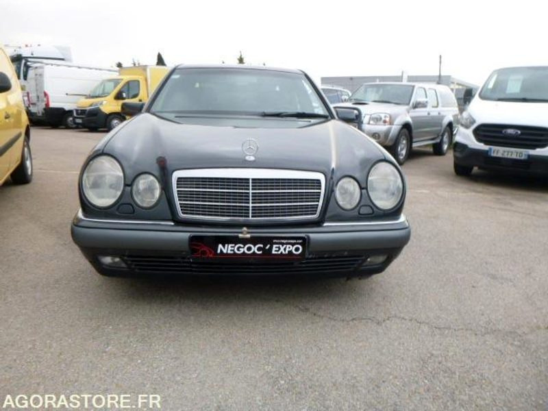 MERCEDES classe E 420 v8 W210 - 1996 - immatriculation espagnole - Henkilöauto: kuva MERCEDES classe E 420 v8 W210 - 1996 - immatriculation espagnole - Henkilöauto MERCEDES classe E 420 v8 W210 - 1996 - immatriculation espagnole - Henkilöauto: kuva MERCEDES classe E 420 v8 W210 - 1996 - immatriculation espagnole - Henkilöauto