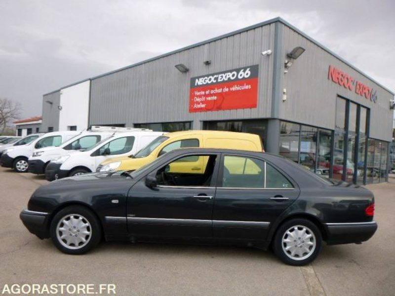 MERCEDES classe E 420 v8 W210 - 1996 - immatriculation espagnole - Henkilöauto: kuva MERCEDES classe E 420 v8 W210 - 1996 - immatriculation espagnole - Henkilöauto MERCEDES classe E 420 v8 W210 - 1996 - immatriculation espagnole - Henkilöauto: kuva MERCEDES classe E 420 v8 W210 - 1996 - immatriculation espagnole - Henkilöauto