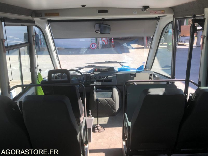 MINI-BUS MERCEDES VARIO - 127178 kms - 2000 - Minibussi, Pikkubussi: kuva MINI-BUS MERCEDES VARIO - 127178 kms - 2000 - Minibussi, Pikkubussi MINI-BUS MERCEDES VARIO - 127178 kms - 2000 - Minibussi, Pikkubussi: kuva MINI-BUS MERCEDES VARIO - 127178 kms - 2000 - Minibussi, Pikkubussi