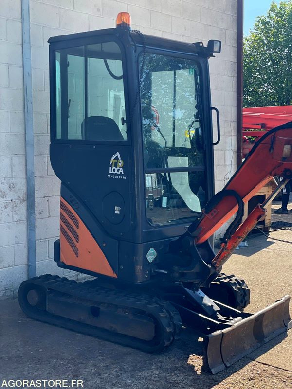 MINI-PELLE SUR CHENILLE CAOUTCHOUC HITACHI ZX17U-2 15CV 1.9T AVEC 3 GODETS - Kaivuri: kuva MINI-PELLE SUR CHENILLE CAOUTCHOUC HITACHI ZX17U-2 15CV 1.9T AVEC 3 GODETS - Kaivuri MINI-PELLE SUR CHENILLE CAOUTCHOUC HITACHI ZX17U-2 15CV 1.9T AVEC 3 GODETS - Kaivuri: kuva MINI-PELLE SUR CHENILLE CAOUTCHOUC HITACHI ZX17U-2 15CV 1.9T AVEC 3 GODETS - Kaivuri