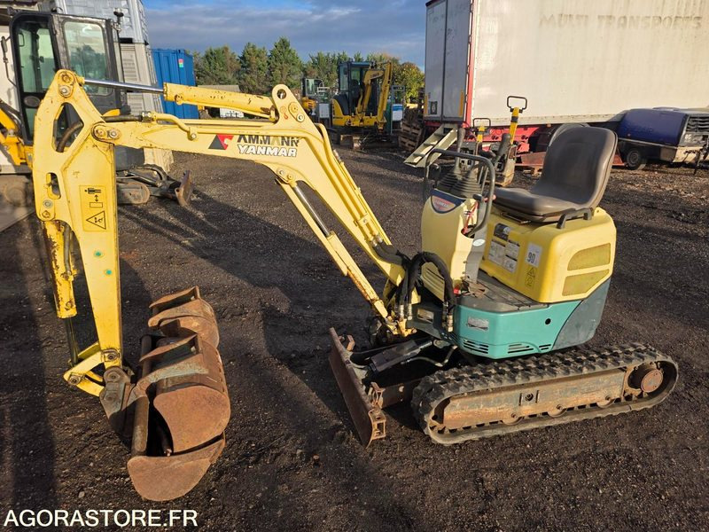 MINI-PELLE YANMAR VIO 10 - 2004 - 1952 HEURES - Minikuormaaja: kuva MINI-PELLE YANMAR VIO 10 - 2004 - 1952 HEURES - Minikuormaaja MINI-PELLE YANMAR VIO 10 - 2004 - 1952 HEURES - Minikuormaaja: kuva MINI-PELLE YANMAR VIO 10 - 2004 - 1952 HEURES - Minikuormaaja