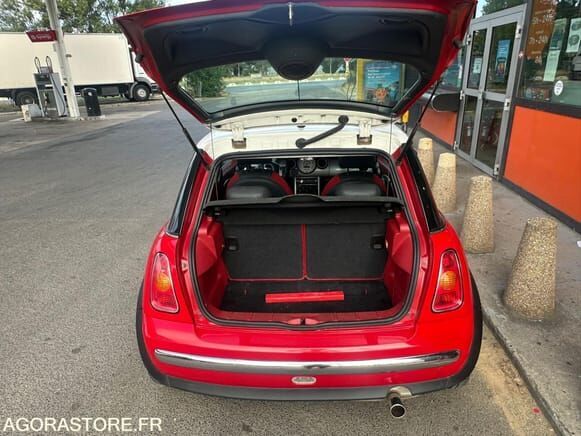 Mini Cooper - Viistoperä: kuva Mini Cooper - Viistoperä Mini Cooper - Viistoperä: kuva Mini Cooper - Viistoperä