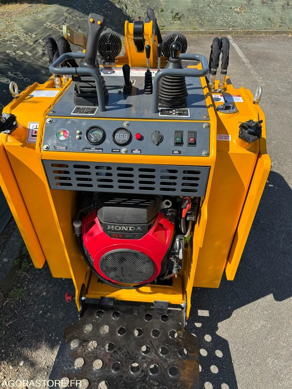Mini chargeuse porte outils à chenilles moteur Honda 22CV. - Liukuohjattu telakuormaaja: kuva Mini chargeuse porte outils à chenilles moteur Honda 22CV. - Liukuohjattu telakuormaaja Mini chargeuse porte outils à chenilles moteur Honda 22CV. - Liukuohjattu telakuormaaja: kuva Mini chargeuse porte outils à chenilles moteur Honda 22CV. - Liukuohjattu telakuormaaja