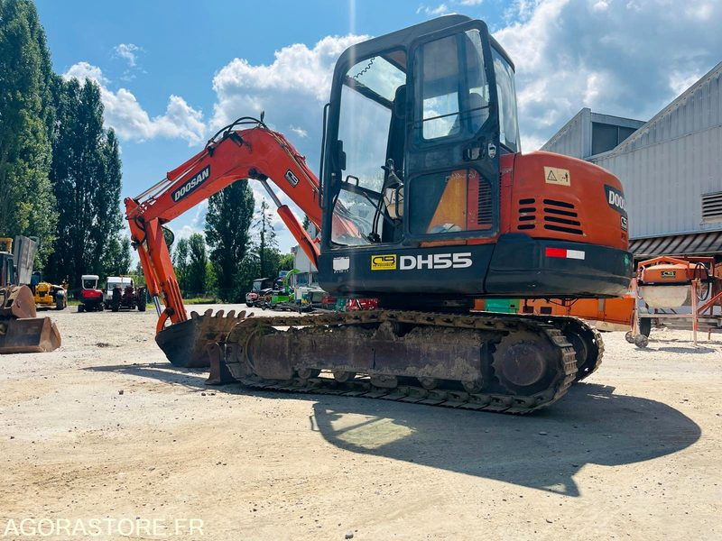 Mini pelle 5T DOOSAN DH55 - Année 2004 - Kaivuri: kuva Mini pelle 5T DOOSAN DH55 - Année 2004 - Kaivuri Mini pelle 5T DOOSAN DH55 - Année 2004 - Kaivuri: kuva Mini pelle 5T DOOSAN DH55 - Année 2004 - Kaivuri