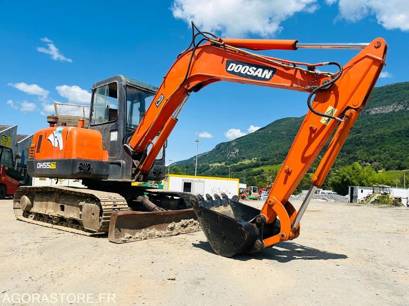 Mini pelle 5T DOOSAN DH55 - Année 2004 - Kaivuri: kuva Mini pelle 5T DOOSAN DH55 - Année 2004 - Kaivuri Mini pelle 5T DOOSAN DH55 - Année 2004 - Kaivuri: kuva Mini pelle 5T DOOSAN DH55 - Année 2004 - Kaivuri