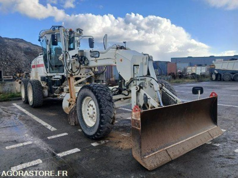 NIVEULEUSE - CATERPILLAR - 120M - 2011 - 12600H - Tiehöylä: kuva NIVEULEUSE - CATERPILLAR - 120M - 2011 - 12600H - Tiehöylä NIVEULEUSE - CATERPILLAR - 120M - 2011 - 12600H - Tiehöylä: kuva NIVEULEUSE - CATERPILLAR - 120M - 2011 - 12600H - Tiehöylä