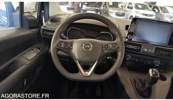 Pikkubussi Opel COMBO: kuva Pikkubussi Opel COMBO