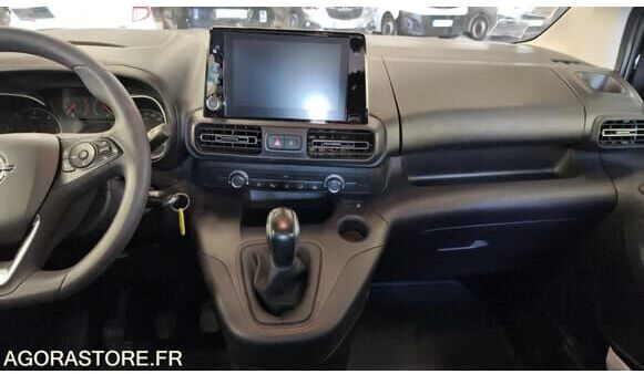 Pikkubussi Opel COMBO: kuva Pikkubussi Opel COMBO