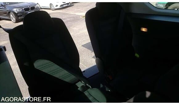Opel COMBO - Pikkubussi: kuva Opel COMBO - Pikkubussi Opel COMBO - Pikkubussi: kuva Opel COMBO - Pikkubussi
