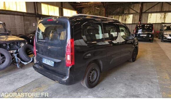 Pikkubussi Opel COMBO: kuva Pikkubussi Opel COMBO