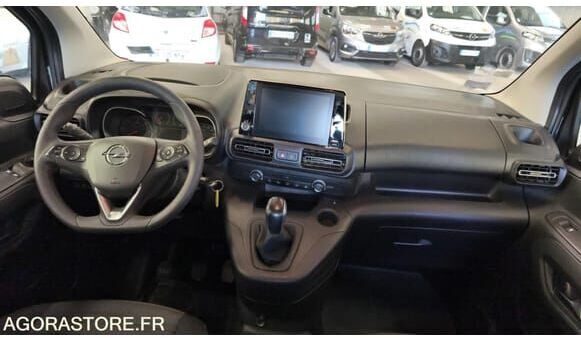 Pikkubussi Opel COMBO: kuva Pikkubussi Opel COMBO