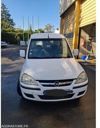 Opel COMBO - Pieni pakettiauto: kuva Opel COMBO - Pieni pakettiauto Opel COMBO - Pieni pakettiauto: kuva Opel COMBO - Pieni pakettiauto