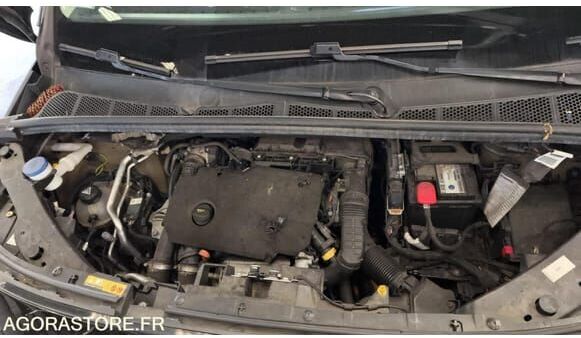 Pikkubussi Opel COMBO: kuva Pikkubussi Opel COMBO