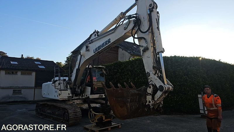 PELLE A CHENILLE LIEBHERR R926LC - 2014 / 11450H (MJP926) - Kaivuri: kuva PELLE A CHENILLE LIEBHERR R926LC - 2014 / 11450H (MJP926) - Kaivuri PELLE A CHENILLE LIEBHERR R926LC - 2014 / 11450H (MJP926) - Kaivuri: kuva PELLE A CHENILLE LIEBHERR R926LC - 2014 / 11450H (MJP926) - Kaivuri