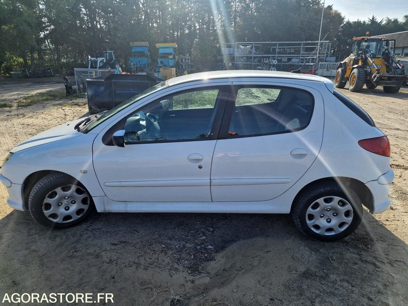 PEUGEOT 206 - LOT N°1 - Henkilöauto: kuva PEUGEOT 206 - LOT N°1 - Henkilöauto PEUGEOT 206 - LOT N°1 - Henkilöauto: kuva PEUGEOT 206 - LOT N°1 - Henkilöauto