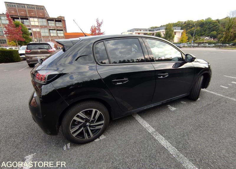 PEUGEOT 208 100 S&S EAT8 - finition ALLURE - MEC 2023 - Henkilöauto: kuva PEUGEOT 208 100 S&S EAT8 - finition ALLURE - MEC 2023 - Henkilöauto PEUGEOT 208 100 S&S EAT8 - finition ALLURE - MEC 2023 - Henkilöauto: kuva PEUGEOT 208 100 S&S EAT8 - finition ALLURE - MEC 2023 - Henkilöauto