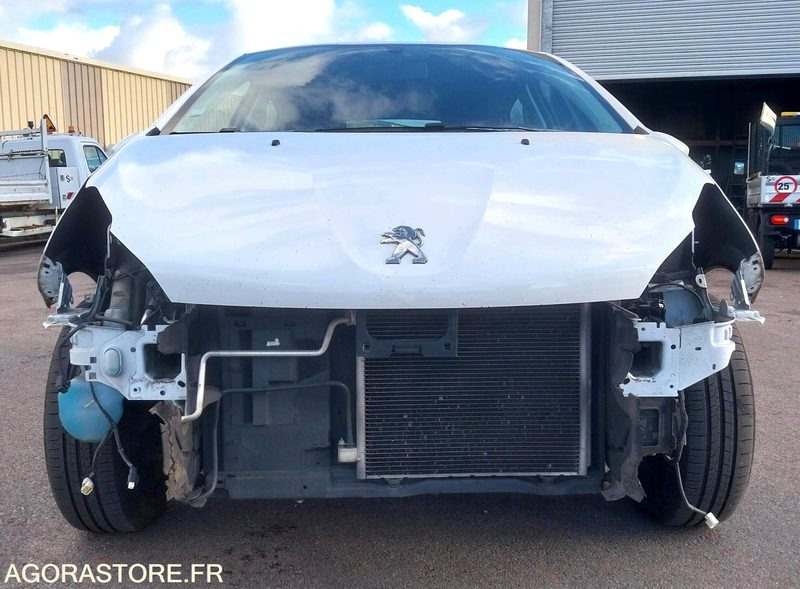 PEUGEOT 208 - 2018 - 121361km - ESSENCE - pour pièces - Henkilöauto: kuva PEUGEOT 208 - 2018 - 121361km - ESSENCE - pour pièces - Henkilöauto PEUGEOT 208 - 2018 - 121361km - ESSENCE - pour pièces - Henkilöauto: kuva PEUGEOT 208 - 2018 - 121361km - ESSENCE - pour pièces - Henkilöauto