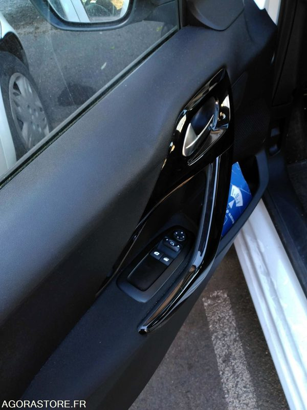 PEUGEOT 208 - Henkilöauto: kuva PEUGEOT 208 - Henkilöauto PEUGEOT 208 - Henkilöauto: kuva PEUGEOT 208 - Henkilöauto