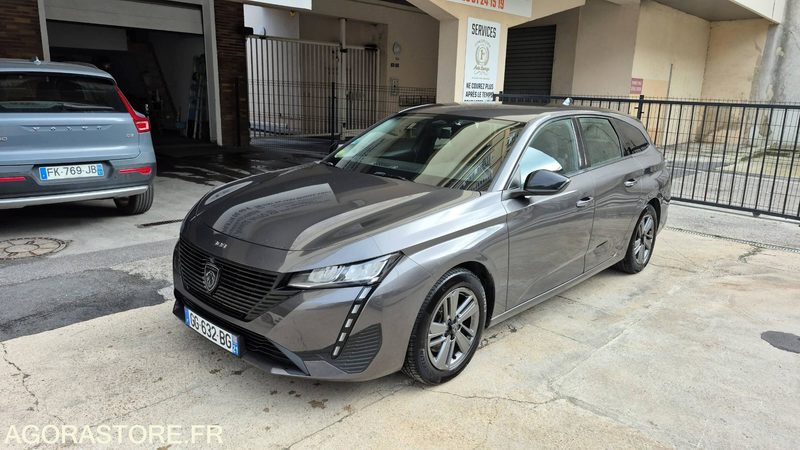 PEUGEOT 308 III (P5) SW 1.5 BlueHDi 16V S&S 130 cv Boîte automatique pas TVA - Farmari: kuva PEUGEOT 308 III (P5) SW 1.5 BlueHDi 16V S&S 130 cv Boîte automatique pas TVA - Farmari PEUGEOT 308 III (P5) SW 1.5 BlueHDi 16V S&S 130 cv Boîte automatique pas TVA - Farmari: kuva PEUGEOT 308 III (P5) SW 1.5 BlueHDi 16V S&S 130 cv Boîte automatique pas TVA - Farmari