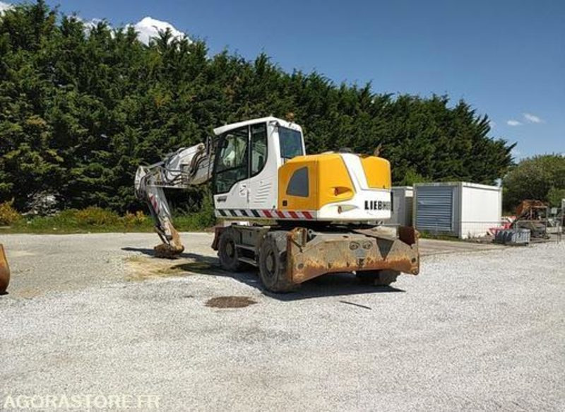 Pelle à pneus Liebherr A914 - 2014 / 11357 HEURES (ML478) - Kaivuri: kuva Pelle à pneus Liebherr A914 - 2014 / 11357 HEURES (ML478) - Kaivuri Pelle à pneus Liebherr A914 - 2014 / 11357 HEURES (ML478) - Kaivuri: kuva Pelle à pneus Liebherr A914 - 2014 / 11357 HEURES (ML478) - Kaivuri