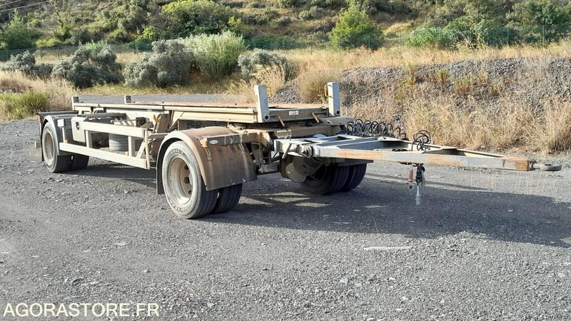 REMORQUE SAMRO // R30864 - Perävaunu: kuva REMORQUE SAMRO // R30864 - Perävaunu REMORQUE SAMRO // R30864 - Perävaunu: kuva REMORQUE SAMRO // R30864 - Perävaunu