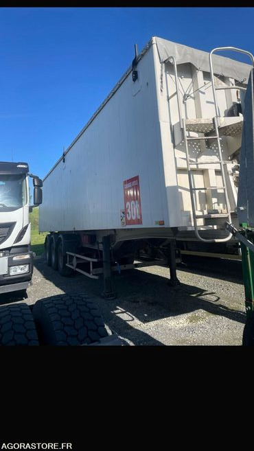 SEMI-REMORQUE TRAILOR - 1994 - Perävaunu: kuva SEMI-REMORQUE TRAILOR - 1994 - Perävaunu SEMI-REMORQUE TRAILOR - 1994 - Perävaunu: kuva SEMI-REMORQUE TRAILOR - 1994 - Perävaunu