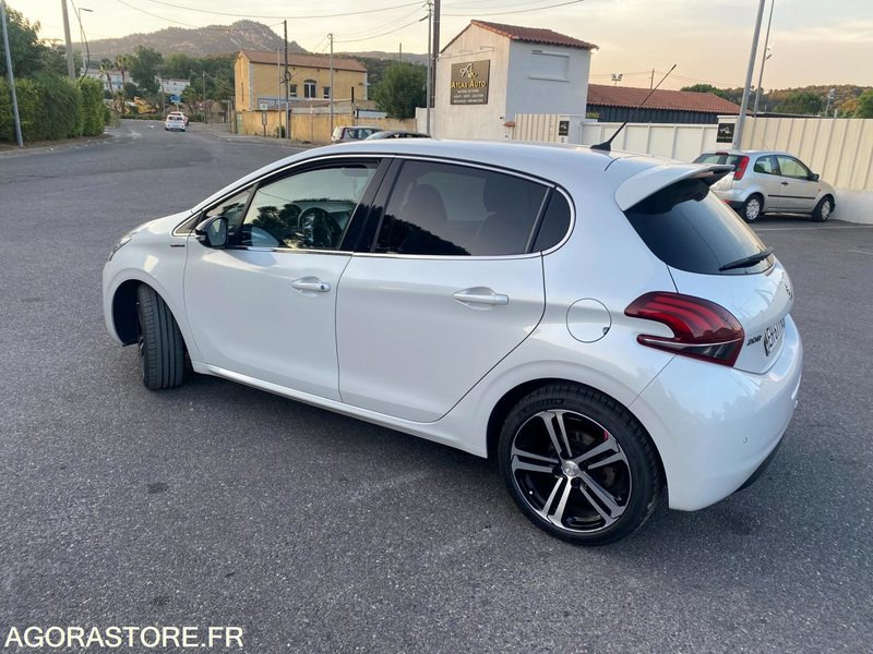 Peugeot 208 gt line - 2016 - 94384km - Henkilöauto: kuva Peugeot 208 gt line - 2016 - 94384km - Henkilöauto Peugeot 208 gt line - 2016 - 94384km - Henkilöauto: kuva Peugeot 208 gt line - 2016 - 94384km - Henkilöauto