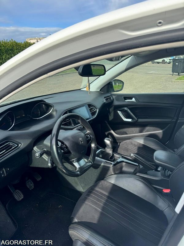 Henkilöauto Peugeot 308 1.6 HDi 90 CV phase 2 T9 - 2014 - 172 500 KMS: kuva Henkilöauto Peugeot 308 1.6 HDi 90 CV phase 2 T9 - 2014 - 172 500 KMS
