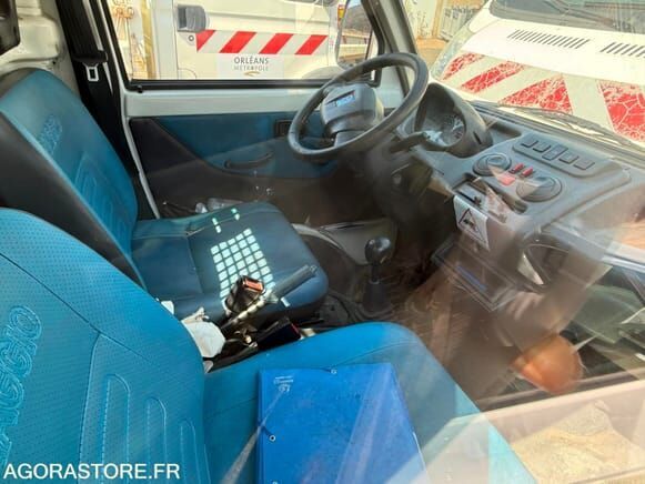 Piaggio PORTER - Kippilava-auto: kuva Piaggio PORTER - Kippilava-auto Piaggio PORTER - Kippilava-auto: kuva Piaggio PORTER - Kippilava-auto