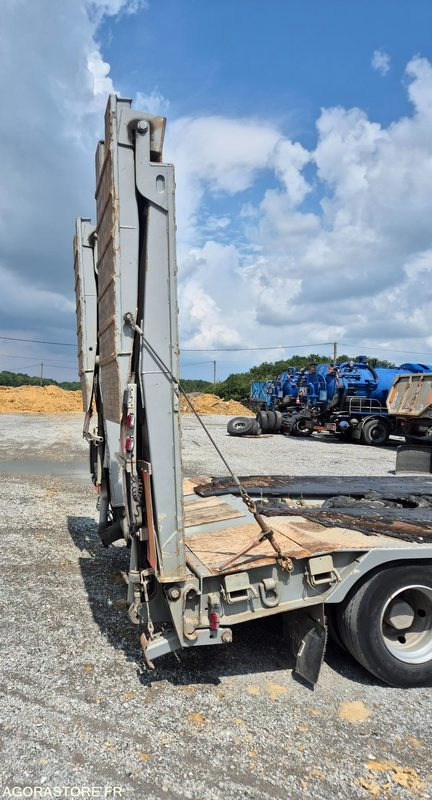 Porte engins 4 essieux - Apuvaunu perävaunu: kuva Porte engins 4 essieux - Apuvaunu perävaunu Porte engins 4 essieux - Apuvaunu perävaunu: kuva Porte engins 4 essieux - Apuvaunu perävaunu