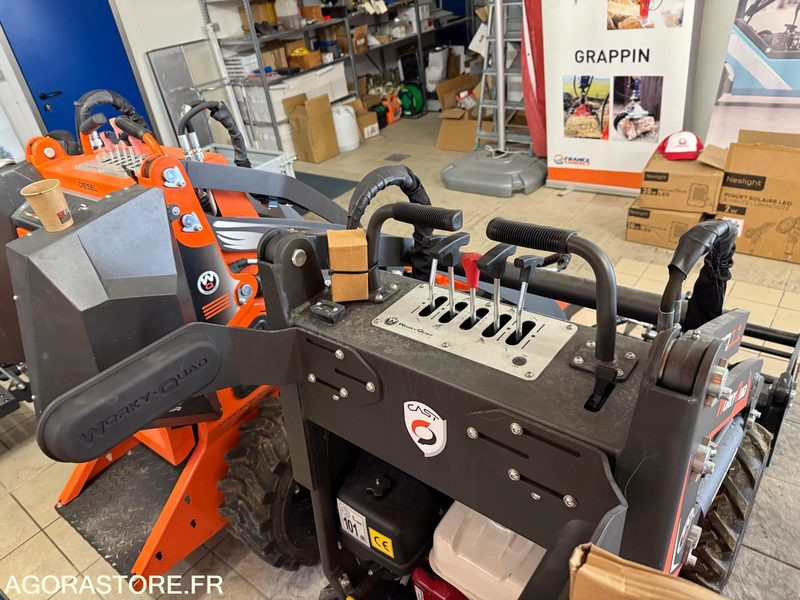 Porte outils SSQ11 PUROSANGUE Worky quad Plus Essence NEUF - Puutarhalaitteet: kuva Porte outils SSQ11 PUROSANGUE Worky quad Plus Essence NEUF - Puutarhalaitteet Porte outils SSQ11 PUROSANGUE Worky quad Plus Essence NEUF - Puutarhalaitteet: kuva Porte outils SSQ11 PUROSANGUE Worky quad Plus Essence NEUF - Puutarhalaitteet