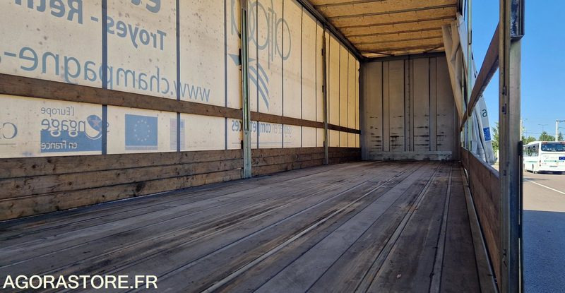 Remorque 3 essieux SAMRO - Puoliperävaunu: kuva Remorque 3 essieux SAMRO - Puoliperävaunu Remorque 3 essieux SAMRO - Puoliperävaunu: kuva Remorque 3 essieux SAMRO - Puoliperävaunu