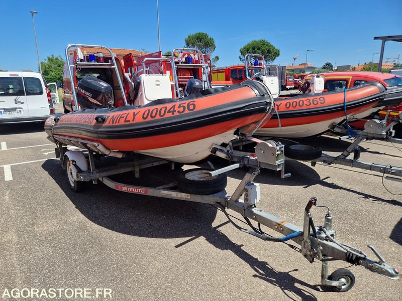 ZEPPELIN Command 15 sur remorque RSA - 643BLJ69 - 2009 - Puoliperävaunu: kuva ZEPPELIN Command 15 sur remorque RSA - 643BLJ69 - 2009 - Puoliperävaunu ZEPPELIN Command 15 sur remorque RSA - 643BLJ69 - 2009 - Puoliperävaunu: kuva ZEPPELIN Command 15 sur remorque RSA - 643BLJ69 - 2009 - Puoliperävaunu