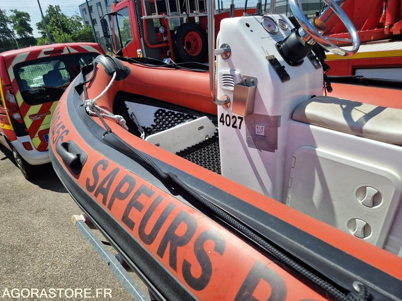 ZEPPELIN Command 15 sur remorque RSA - 643BLJ69 - 2009 - Puoliperävaunu: kuva ZEPPELIN Command 15 sur remorque RSA - 643BLJ69 - 2009 - Puoliperävaunu ZEPPELIN Command 15 sur remorque RSA - 643BLJ69 - 2009 - Puoliperävaunu: kuva ZEPPELIN Command 15 sur remorque RSA - 643BLJ69 - 2009 - Puoliperävaunu