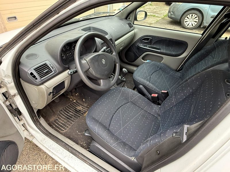 RENAULT CLIO - 2002 - 160000 KM - Henkilöauto: kuva RENAULT CLIO - 2002 - 160000 KM - Henkilöauto RENAULT CLIO - 2002 - 160000 KM - Henkilöauto: kuva RENAULT CLIO - 2002 - 160000 KM - Henkilöauto