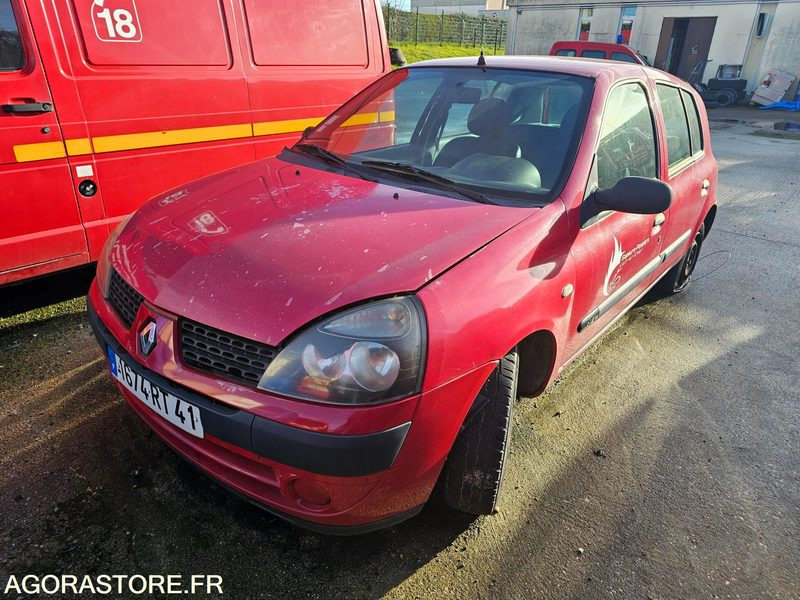 RENAULT CLIO - 2003 - 1674RT41 - Henkilöauto: kuva RENAULT CLIO - 2003 - 1674RT41 - Henkilöauto RENAULT CLIO - 2003 - 1674RT41 - Henkilöauto: kuva RENAULT CLIO - 2003 - 1674RT41 - Henkilöauto