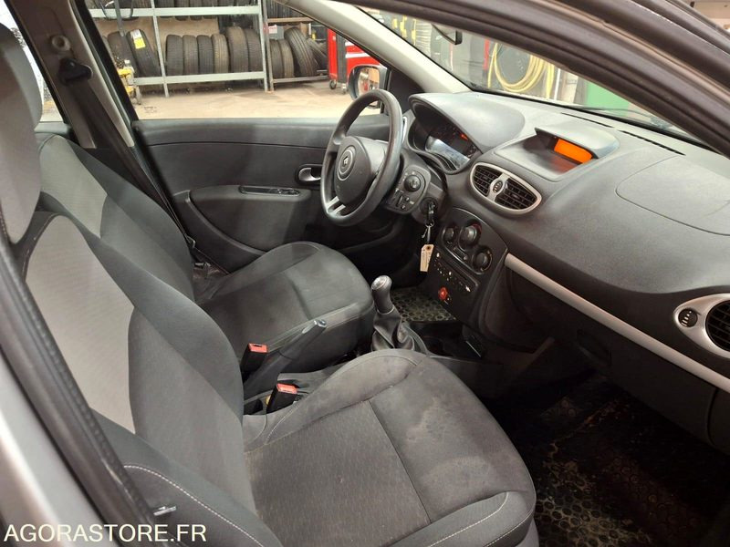 RENAULT CLIO 3 ESSENCE - Henkilöauto: kuva RENAULT CLIO 3 ESSENCE - Henkilöauto RENAULT CLIO 3 ESSENCE - Henkilöauto: kuva RENAULT CLIO 3 ESSENCE - Henkilöauto
