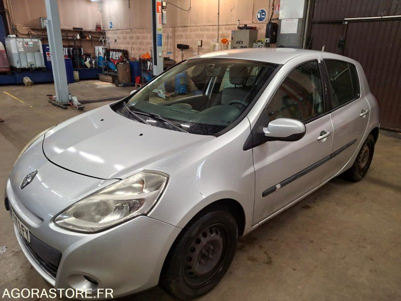 RENAULT CLIO 3 ESSENCE - Henkilöauto: kuva RENAULT CLIO 3 ESSENCE - Henkilöauto RENAULT CLIO 3 ESSENCE - Henkilöauto: kuva RENAULT CLIO 3 ESSENCE - Henkilöauto
