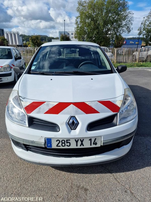 RENAULT CLIO 3 - LOT N°1 - Henkilöauto: kuva RENAULT CLIO 3 - LOT N°1 - Henkilöauto RENAULT CLIO 3 - LOT N°1 - Henkilöauto: kuva RENAULT CLIO 3 - LOT N°1 - Henkilöauto