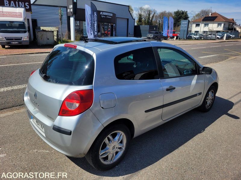 RENAULT CLIO 3 TOIT OUVRANT - Henkilöauto: kuva RENAULT CLIO 3 TOIT OUVRANT - Henkilöauto RENAULT CLIO 3 TOIT OUVRANT - Henkilöauto: kuva RENAULT CLIO 3 TOIT OUVRANT - Henkilöauto